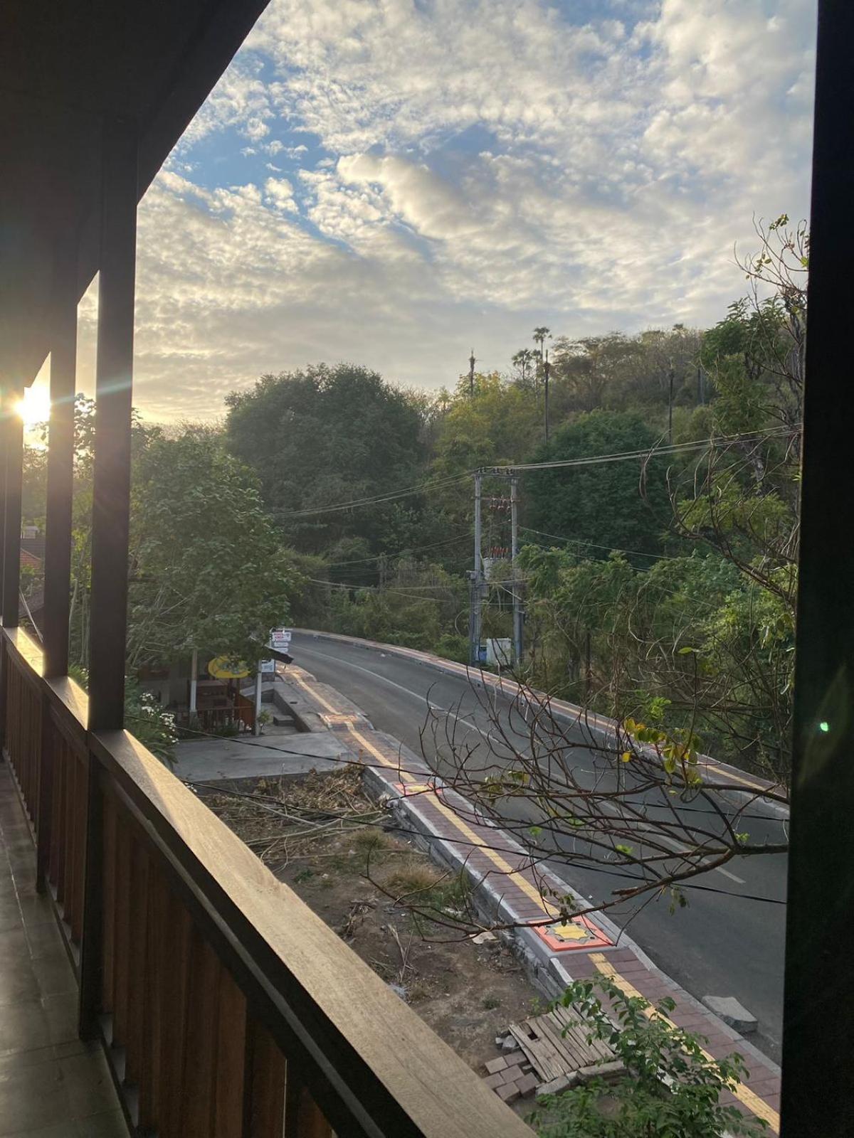 艾湄湾 艾湄小蜜蜂旅馆酒店 外观 照片